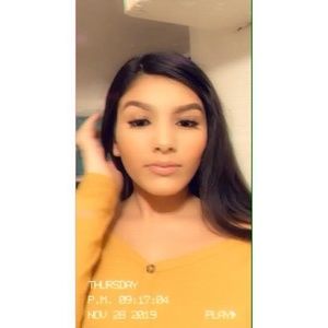 Meet your Posher, Desiree